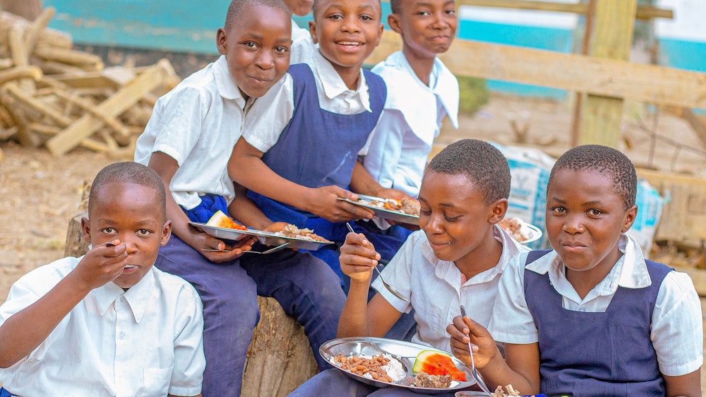 Children enjoying lunch at School